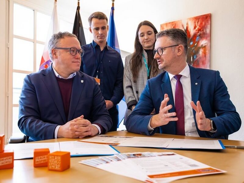 Landesregierung setzt Einstellungsoffensive fort